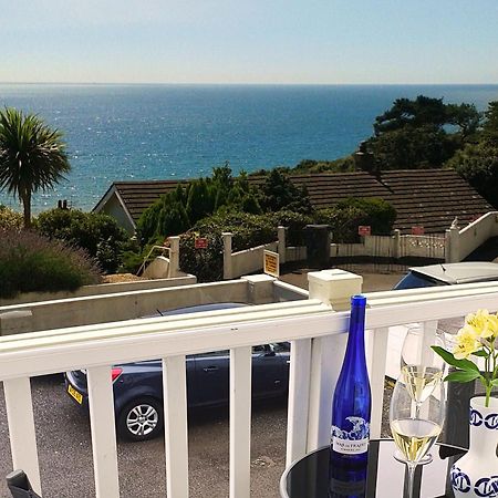 A Beautiful Apartment With Stunning Sea Views & Private Balcony Bournemouth Bagian luar foto