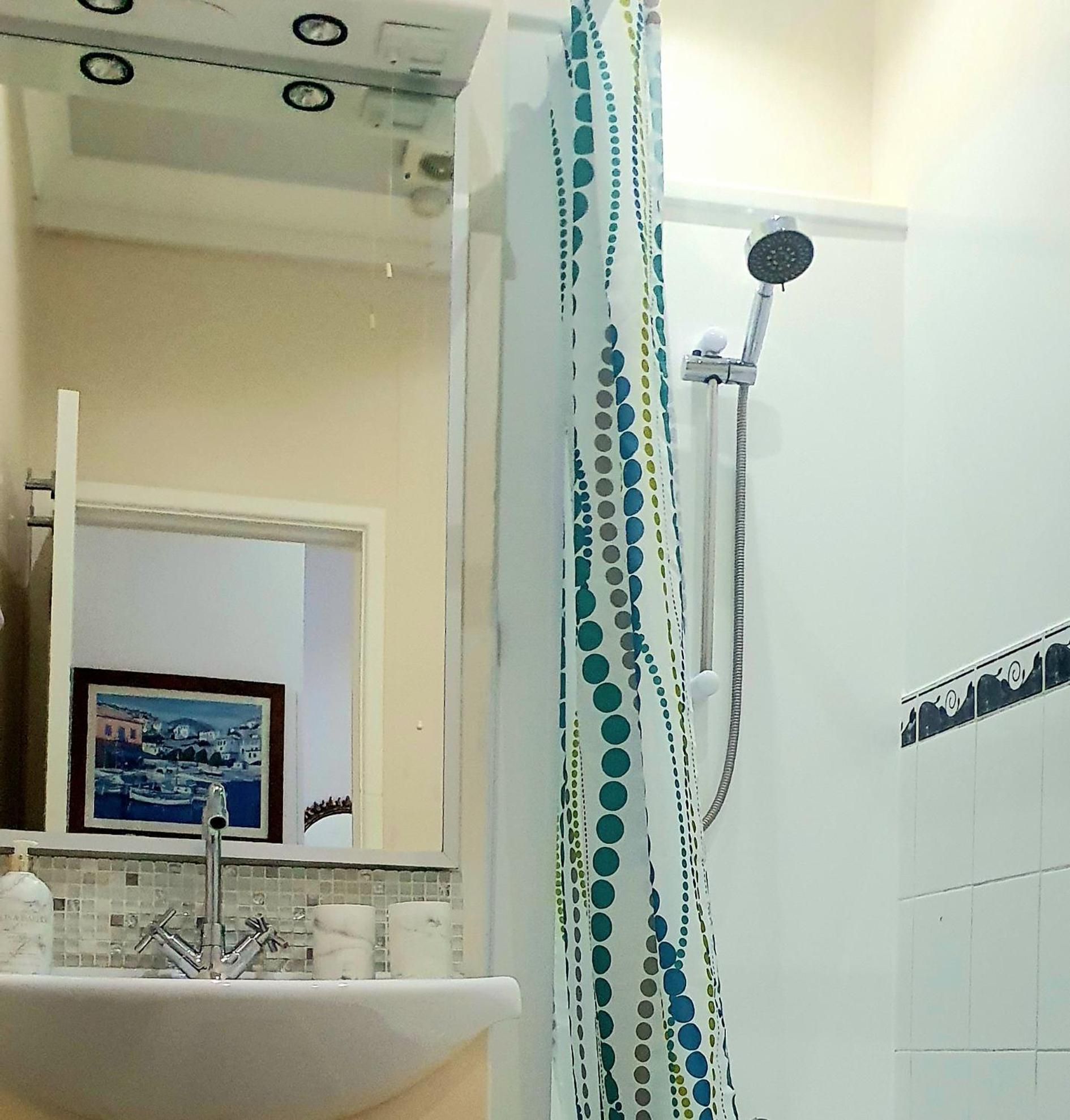 A Beautiful Apartment With Stunning Sea Views & Private Balcony Bournemouth Bagian luar foto