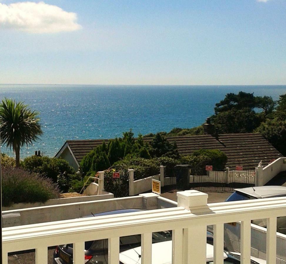 A Beautiful Apartment With Stunning Sea Views & Private Balcony Bournemouth Bagian luar foto
